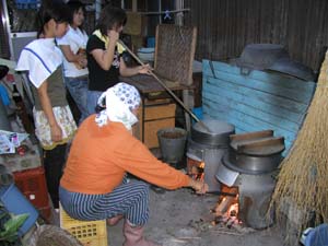 薪で炊くところてん