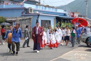 暑い盛りの夏祭り